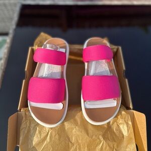 NWT Koolaburra By UGG Size 7